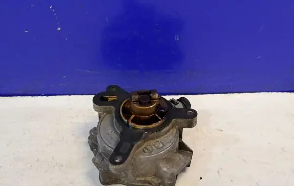 Volvo S60 Vacuum pump 31316688