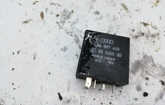 Seat Alhambra (Mk1) Other relay 4A0907440 05020500