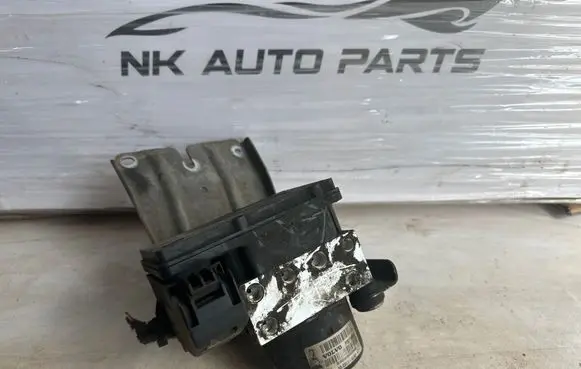 Volvo XC70 ABS Pump 30714956 10092504113