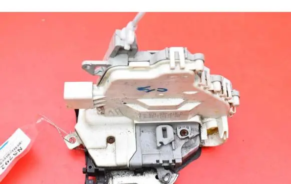 Audi Q7 4L Front door lock 8J1837015D