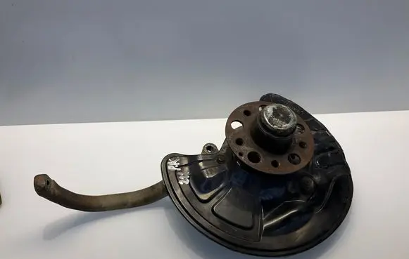 Mercedes-Benz E W211 Front wheel hub A2113306420 2113306420