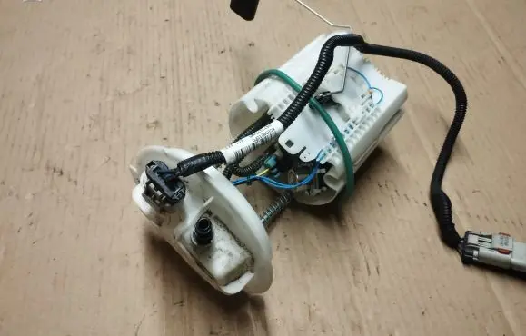 Chrysler Town & Country V In-tank fuel pump 05273969AB
