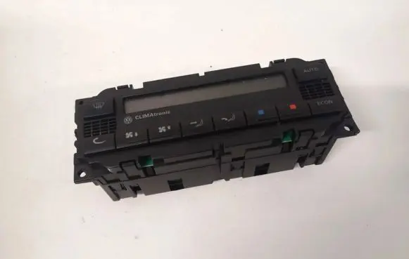 Volkswagen PASSAT B5.5 Climate control unit 3B1907044D