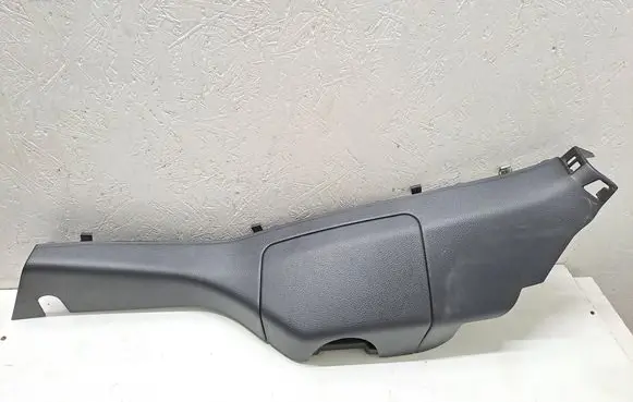 (C) pillar trim