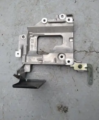 Nissan Leaf II (ZE1) A/C compressor mount bracket 190512A060
