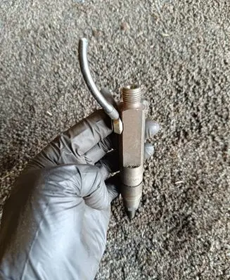 Audi A6 S6 C4 4A Fuel injector 046130201E
