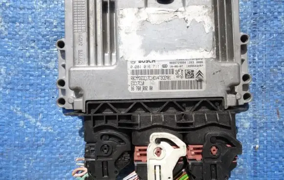 Peugeot 206+ Engine control unit/module 0281016711 9676089280