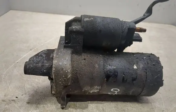 Opel Vivaro Starter motor