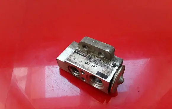 Volkswagen Golf V Air conditioning (A/C) expansion valve 1K1820103 1K0820679