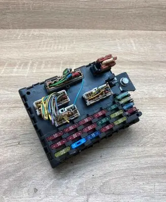 Fiat Punto (176) Fuse module 7755601C110