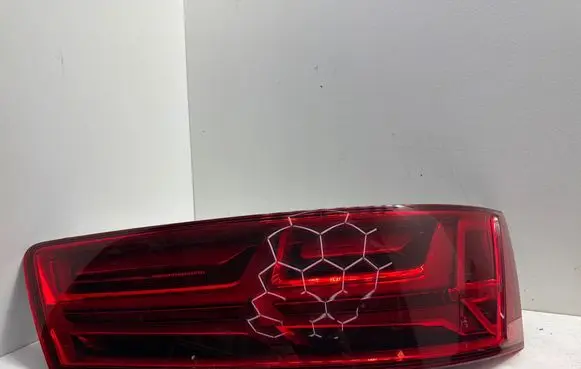 Audi Q7 4M Tailgate rear/tail lights 4M0945094D AU736SAE12S 20900203