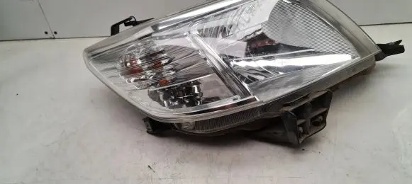 Toyota Hilux (AN10, AN20, AN30) Headlight/headlamp