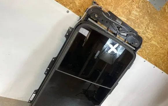 Jeep Grand Cherokee WL Sunroof set 68518677AA