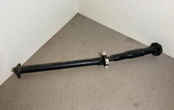 BMW 5 G30 G31 G38 Rear driveshaft/prop shaft 8685955 8686120 26108685955