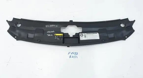 Seat Toledo IV (NH) Engine bonnet/hood lock trim molding 6JA853655