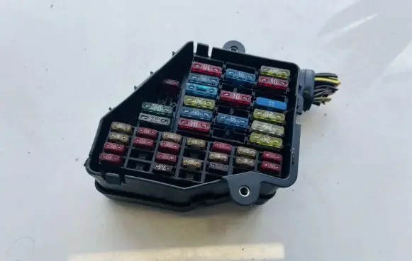 Audi A3 S3 8L Fuse box set 3048153