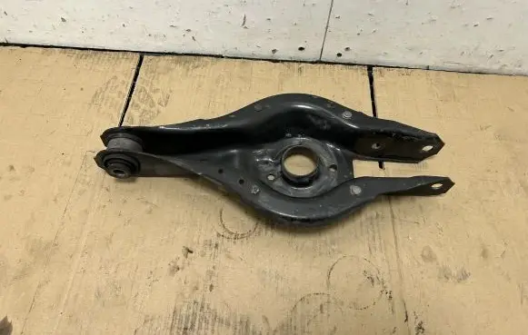 BMW 1 F20 F21 Rear upper control arm/wishbone 6867540