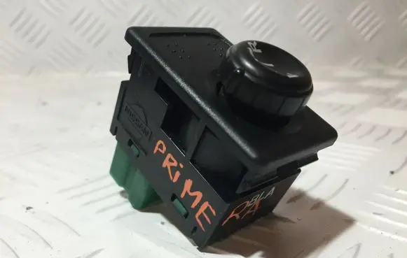 Nissan Primera Wing mirror switch