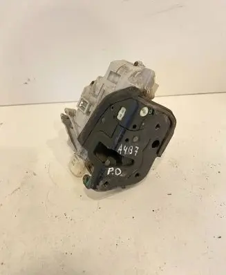 Audi A4 S4 B7 8E 8H Front door lock 8E1837016AA
