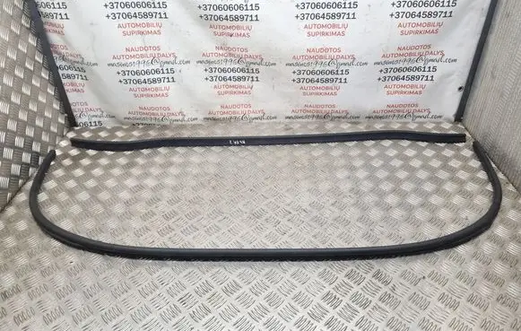 Audi A3 S3 8P Engine compartment rubber 