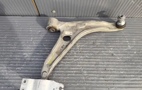 Mercedes-Benz GLA H247 Front control arm 2473330400