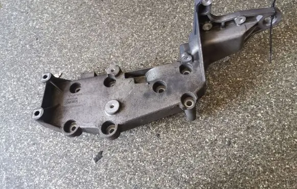 Volvo S80 Generator/alternator bracket 9497106