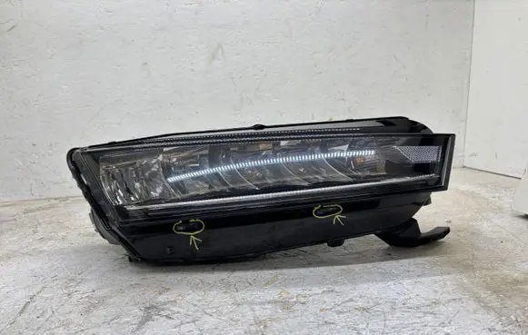 Skoda Octavia Mk4 Headlight/headlamp 5E4941016