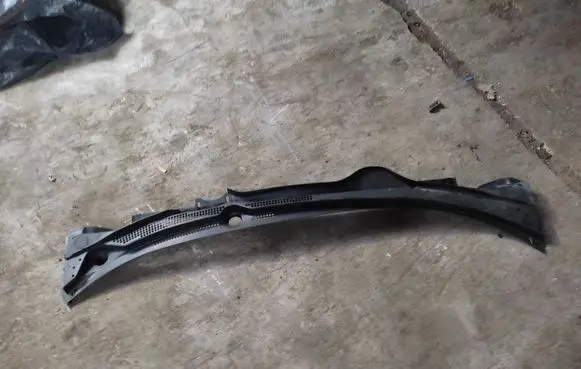 Wiper trim
