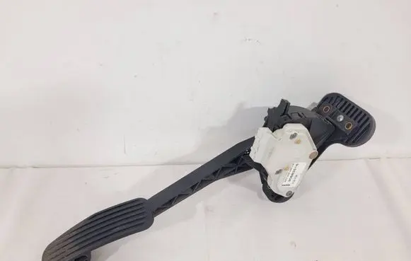 Volvo XC70 Accelerator throttle pedal 6PV00853712 30683516