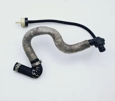 Audi A6 S6 C5 4B Vacuum line/pipe/hose 027133788B 046905291A