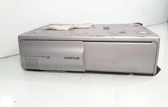 Mitsubishi L200 CD/DVD changer MZ312569
