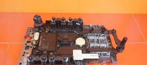 Mercedes-Benz CLS C219 Torque split ecu control unit/module 2202702106 14MB4