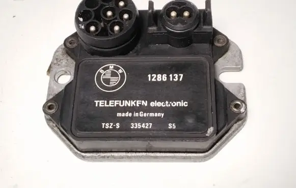 BMW 3 E36 Ignition amplifier control unit 1286137 TSZS 335427