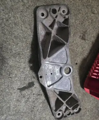 BMW 7 E65 E66 Gearbox mounting bracket 6759680