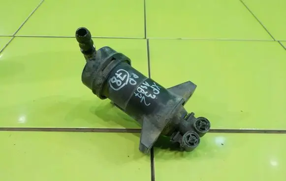Audi A4 S4 B7 8E 8H Headlight washer pump PRZOD