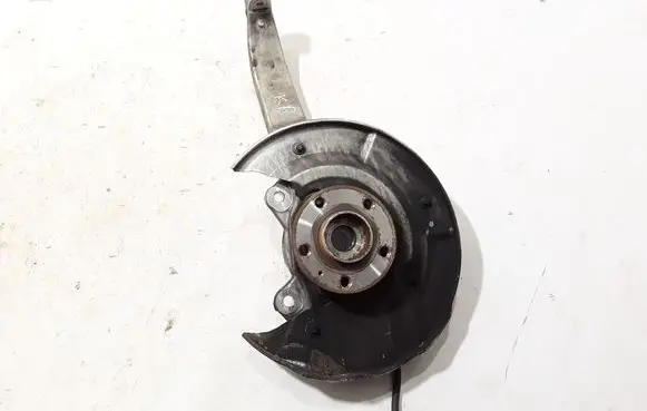 Front wheel hub