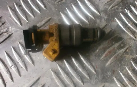 Peugeot 605 Fuel injector zmz6354