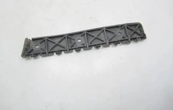 Skoda Fabia Mk2 (5J) Front bumper mounting bracket 6Y0807183C