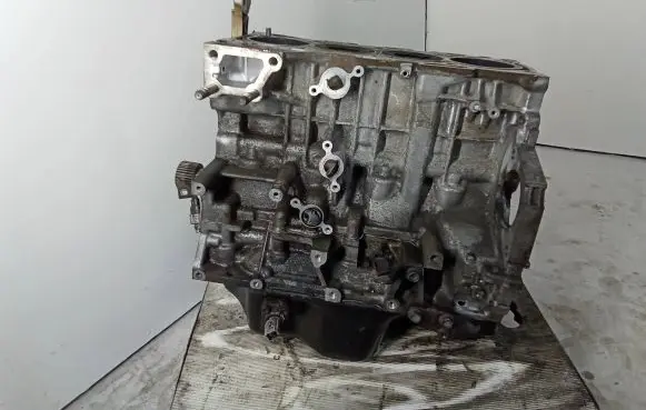 Toyota Avensis T250 Engine block 2AD 5064217