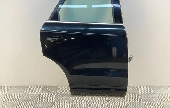 Audi Q3 8U Rear door