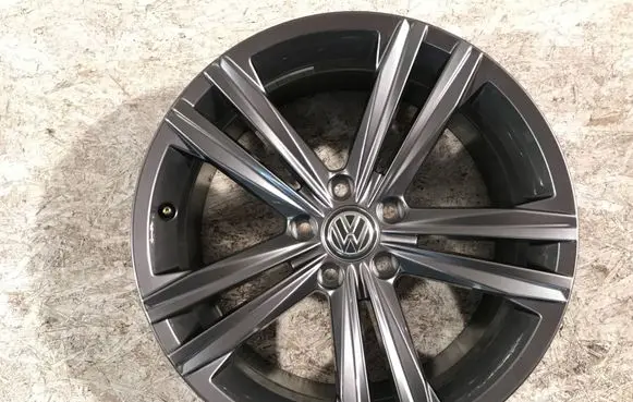 Volkswagen Arteon R18 alloy rim 