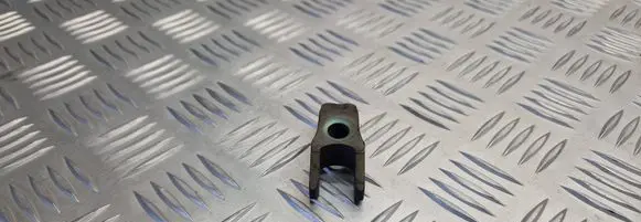 Volvo S80 Fuel Injector clamp holder 