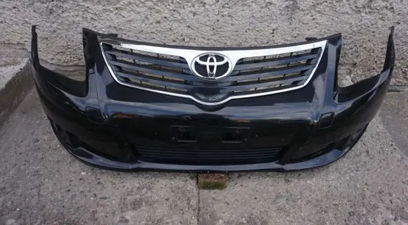 Toyota Avensis T270 Front bumper