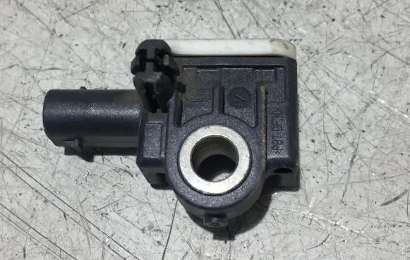 Volkswagen Polo V 6R Airbag deployment crash/impact sensor 6R0959351A 090716200 2037