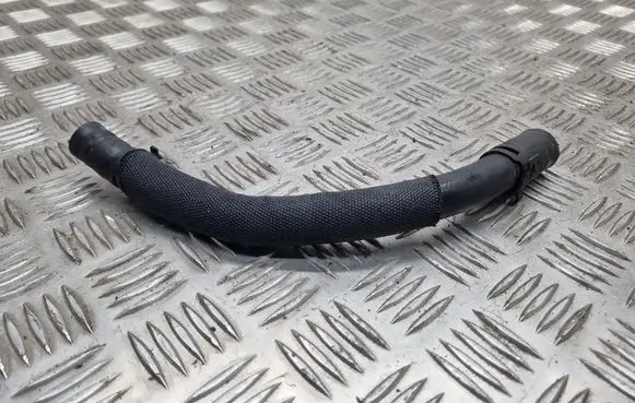 Volkswagen Touareg I Engine coolant pipe/hose