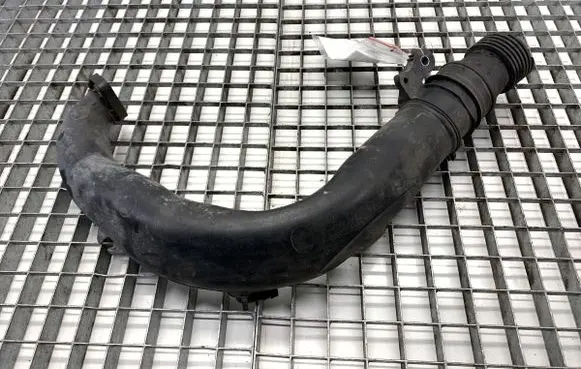 Renault Megane III Air intake hose/pipe 8200645723
