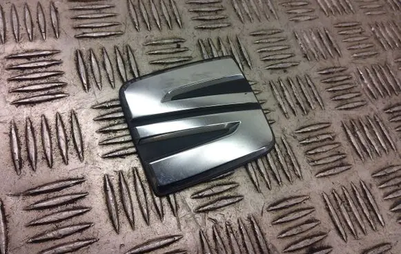 Seat Arona Front door emblem/model letters 575853630d