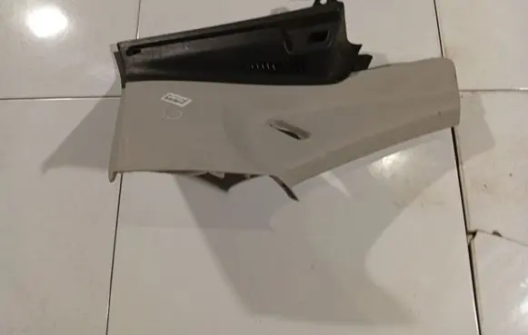 Mercedes-Benz A W169 (D) pillar trim (bottom) A1696902625