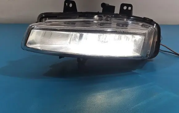 Land Rover Discovery Sport Front fog light FJ3215201AC IMPRK1552423
