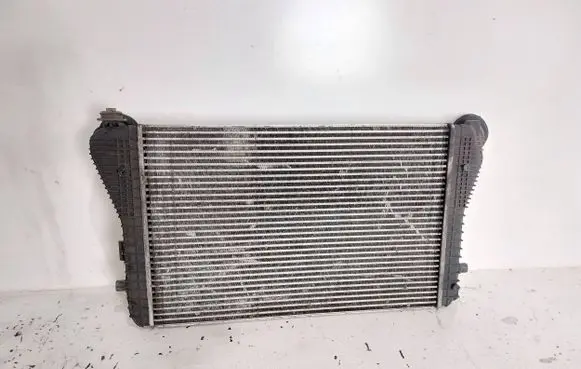 Skoda Octavia Mk2 (1Z) Intercooler radiator 1K0145803E 1K0145803F
